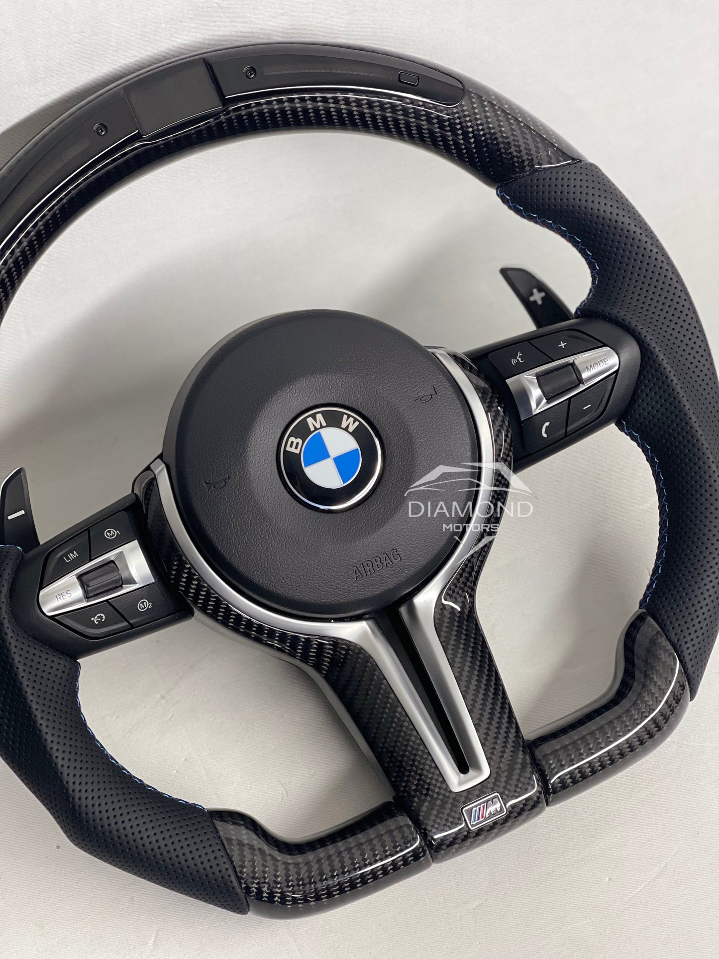 Volant carbone LED écran - Pour BMW séries 5, 6, 7