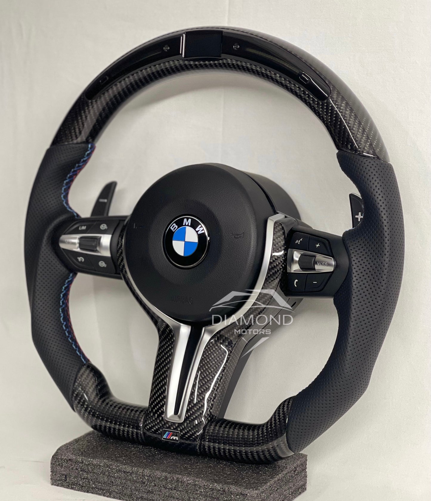Volant carbone LED écran - Pour BMW séries 5, 6, 7
