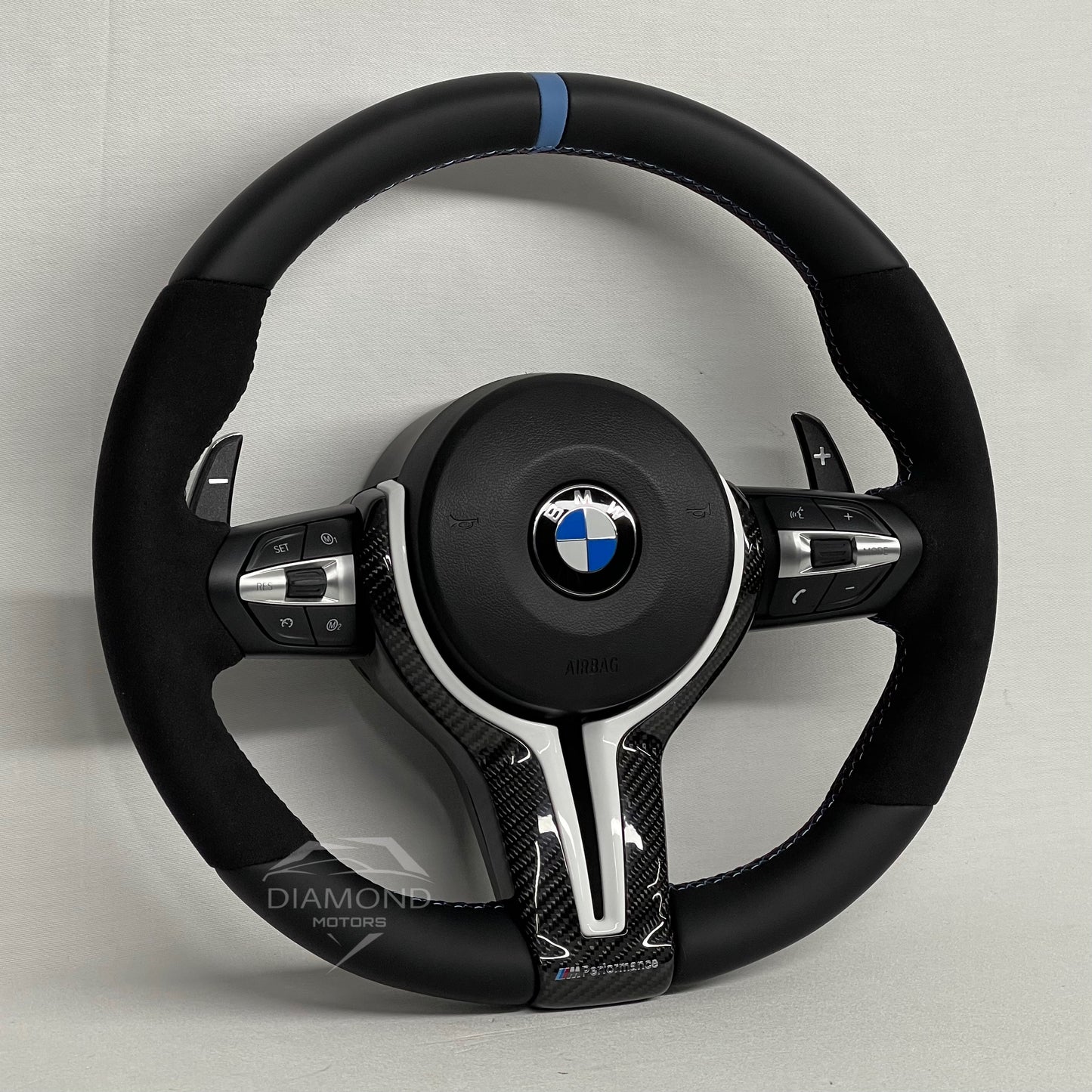 Volant Semi-Alcantara Carbone blanc pour BMW Série 1, 2, 3, 4 et X1 à X6