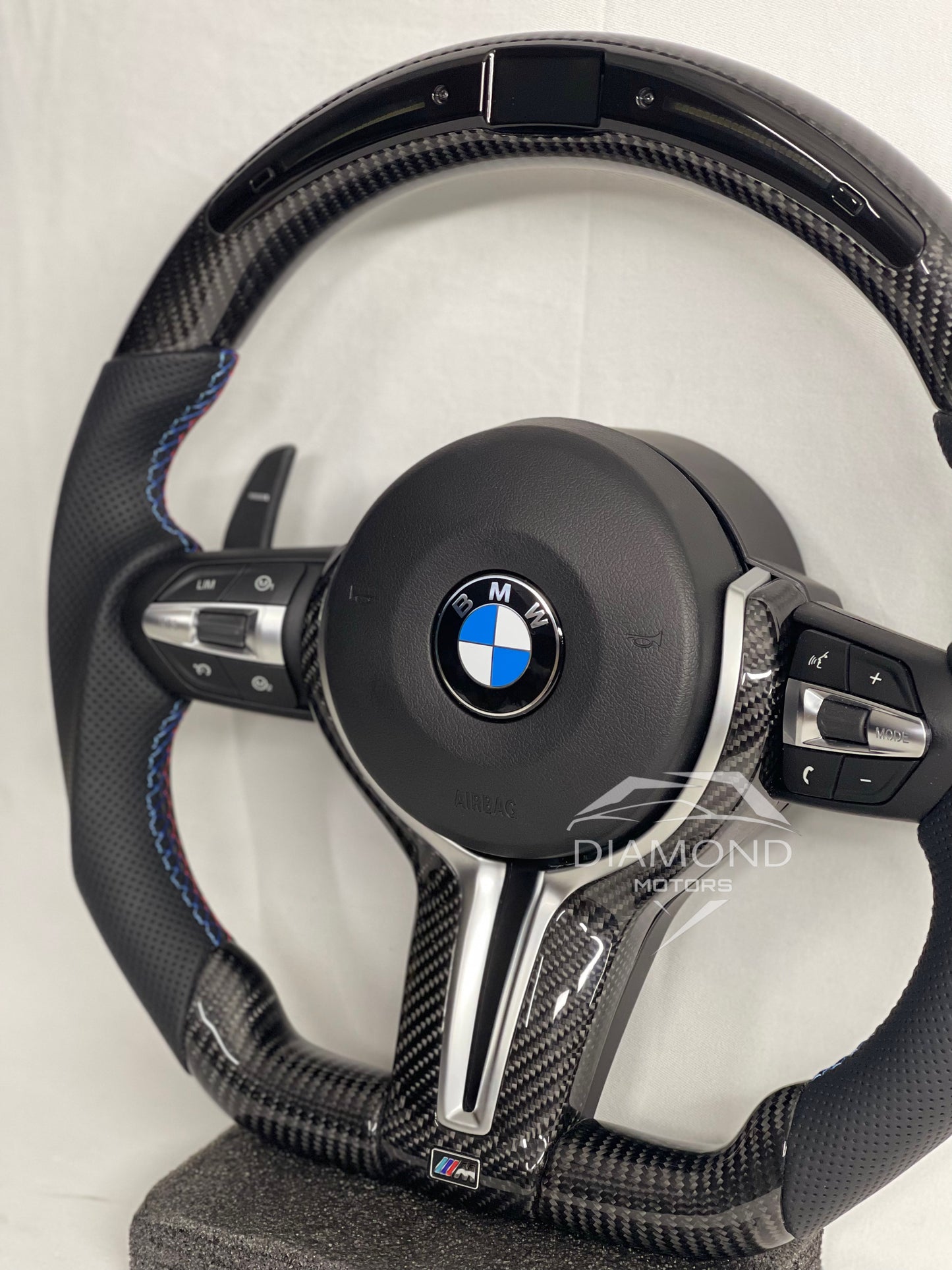 Volant carbone LED écran - Pour BMW séries 5, 6, 7